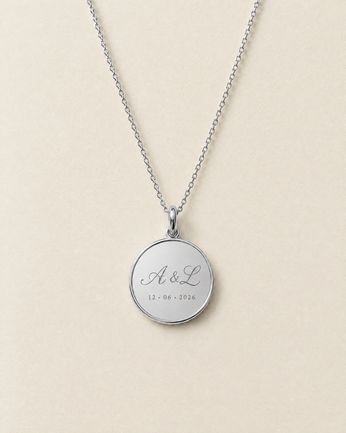 Collier Médaille Héritage, gravure Texte, finition argentée