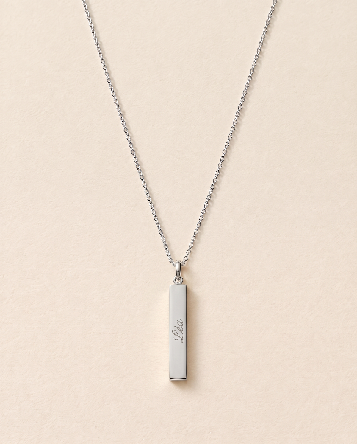 Collier Barre Gravée, modèle 4 faces, finition argentée