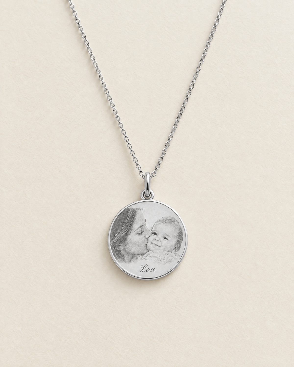 Collier Médaille Héritage, gravure Photo et texte, finition argentée