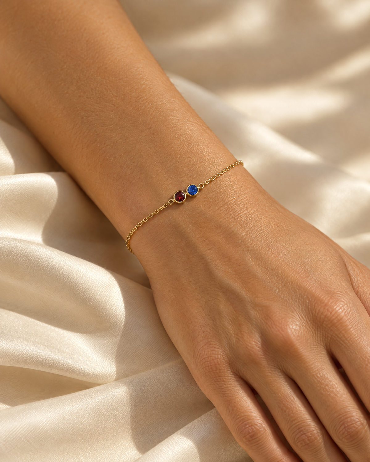 Bracelet Pierres de Naissance porté au poignet